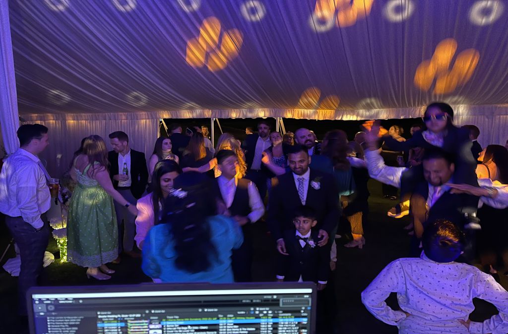 Finding the perfect DJ for your wedding